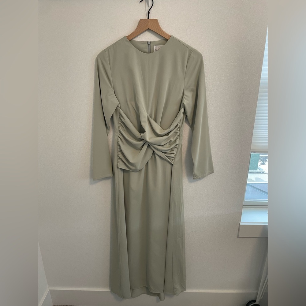 NWOT Dainty Jewells Sage Green Long Sleeve Maxi Dress Size Medium